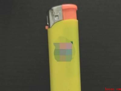 用打火机怎么撬开啤酒瓶