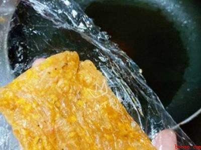 汉堡里的鸡肉怎么做的（汉堡里的鸡肉怎么做 具体操作步骤）