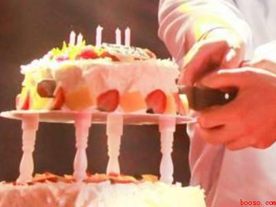 双层蛋糕怎么切