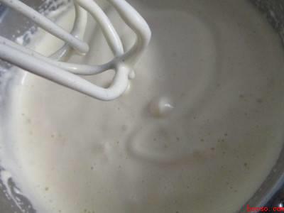 纸杯蛋糕怎么吃