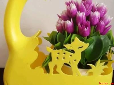 用洗衣液瓶制作花瓶怎么剪