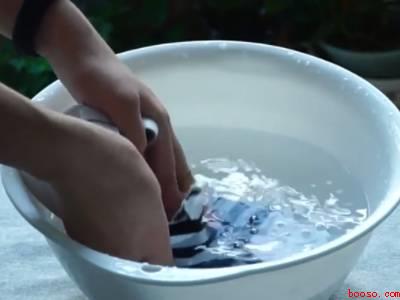 洗帆布白鞋的小窍门