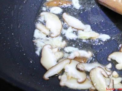 红花草怎么做好吃（红花草怎么做好吃共有5步）