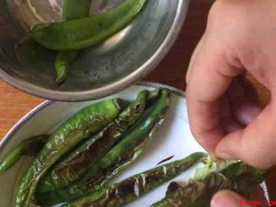 擂椒皮蛋怎么做呢