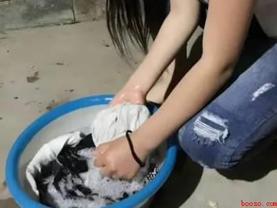 裤子上松树油干了怎么去掉