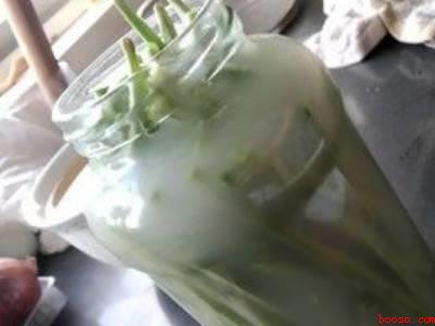 淘米水泡酸豆角的方法（淘米水泡酸豆角的具体操作步骤）