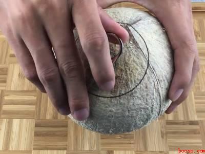 椰子怎么打开有易拉罐开口的（椰子怎么打开有易拉罐开口的具体操作步骤）