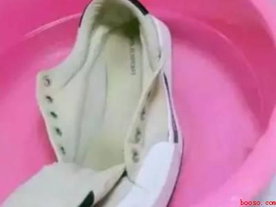 白色布鞋怎么晾晒才能不发黄