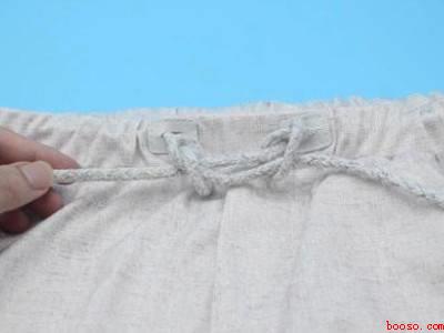运动裤上的绳子怎么系