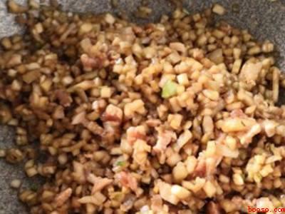 茄子肉包子怎么调馅好吃