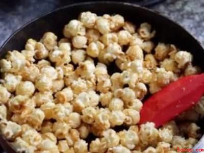 爆米花怎么做的又香又甜又脆（爆米花怎么做的又香又脆的具体操作步骤）