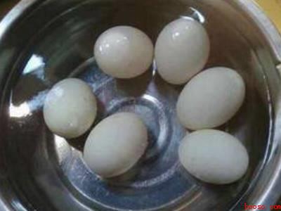 怎样煮咸鸭蛋不会裂开