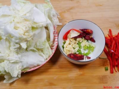 醋白菜怎么炒的（醋白菜怎么炒的具体操作步骤）