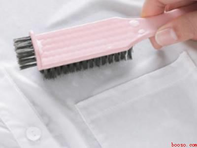 西瓜水弄衣服上怎么洗干净