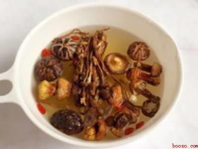 鸡骨架怎么煲汤好喝