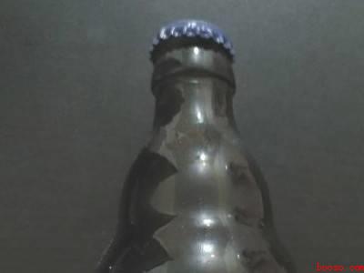 用打火机怎么撬开啤酒瓶