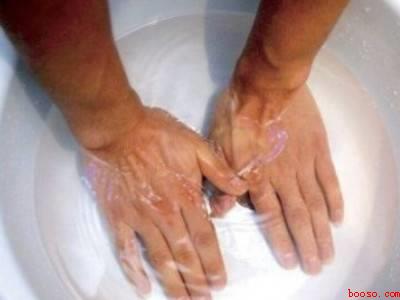 手上的水泥灰老是洗不干净