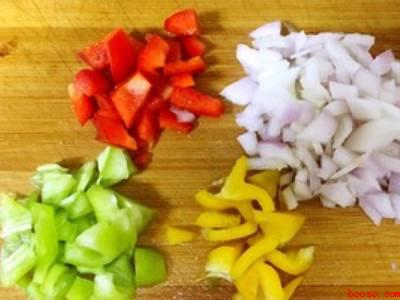 蜜蜂蜂蛹怎么吃（蜜蜂蛹怎么吃的具体操作步骤）