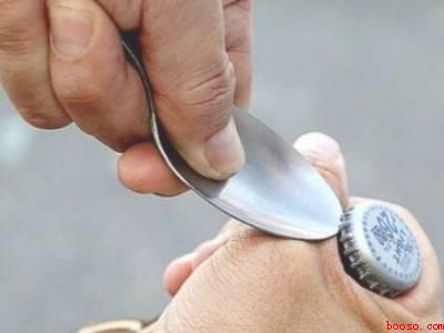 没有开瓶器怎么开瓶盖