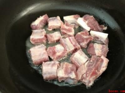 怎么吃板栗(板栗可以做排骨板栗焖饭、蛋黄板栗肉粽、板栗红烧肉)