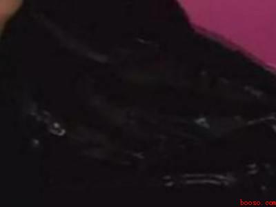 白衣服染上火锅底料怎么处理