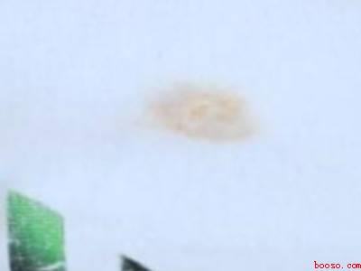 白衣服上有泥土渍怎么洗