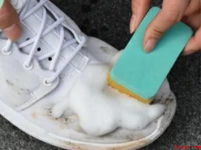 小白鞋清洗剂怎么用