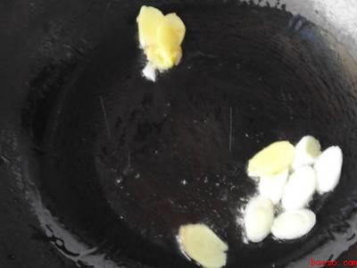 百合花怎么做菜好吃（百合花怎么做菜好吃共有4个步骤）