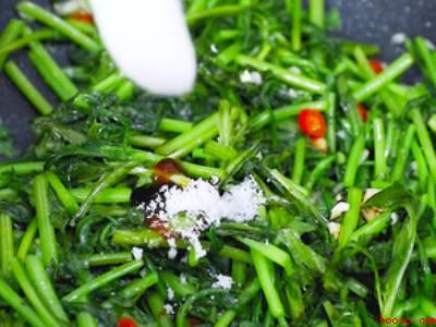 茼蒿怎样炒好吃