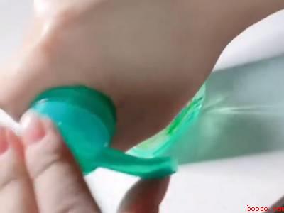 白猫洗洁精怎么打开喷嘴