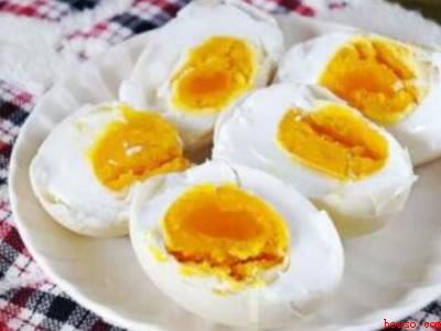 怎么做咸鸭蛋好吃又多油