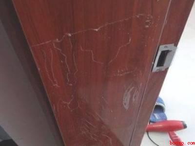 玻璃门上贴的广告纸胶怎么去掉