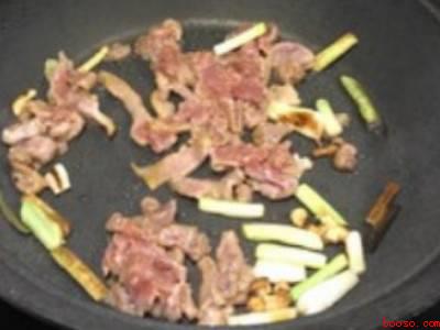 长蘑菇怎么炒好吃