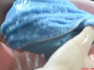 白瓷洗脸盆污垢怎么洗