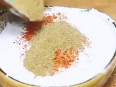 虎皮花生米的家庭做法