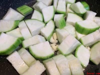 怎样炒丝瓜不变黑
