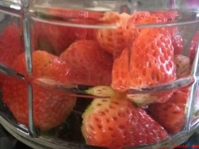 草莓果酒制作方法