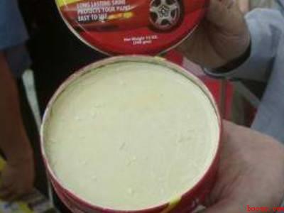 白布鞋上的黑色痕迹怎么去除