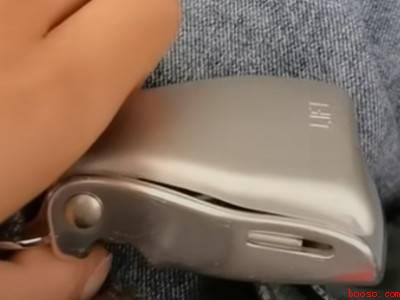 飞机安全带怎么解