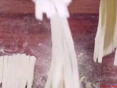 做面条如何和面更筋道