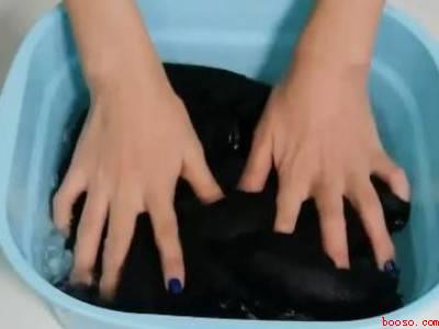 黑色衣服染色了怎么恢复