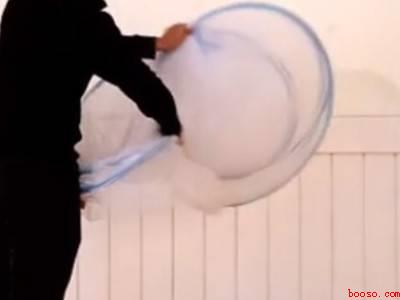 蚊帐怎么折叠起来（折叠蒙古包蚊帐的详细操作）