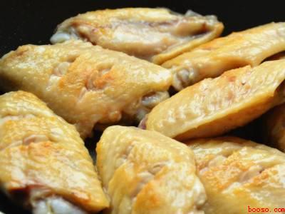 可乐鸡翅怎么做的（可乐鸡翅怎么做的具体操作步骤）