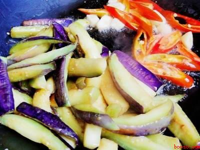 茄子炒辣椒怎么做
