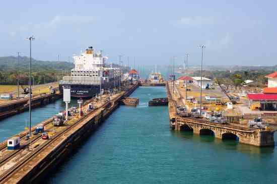 巴拿马运河属于哪个国家(巴拿马运河是世界上最具有战略意义的人工水道之一)
