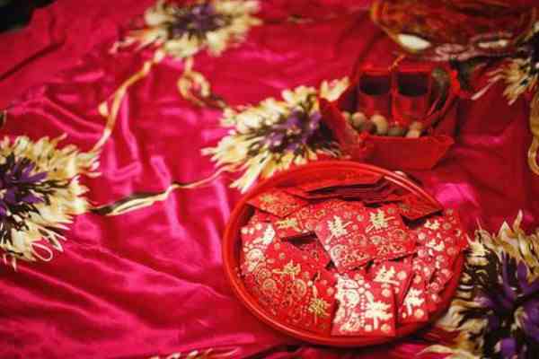 东北结婚风俗有哪些(东北结婚的风俗有择日、迎亲、送亲、结婚和回门五道程序)