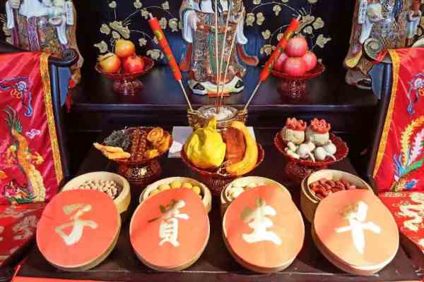 东北结婚风俗有哪些(东北结婚的风俗有择日、迎亲、送亲、结婚和回门五道程序)