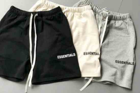 essentials是什么品牌衣服