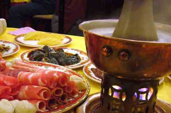 火锅起源于中国哪里(火锅是在四川等南部地区兴起的)