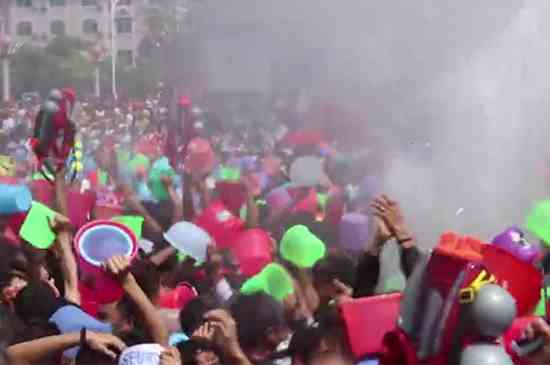 泼水节是哪个民族的节日